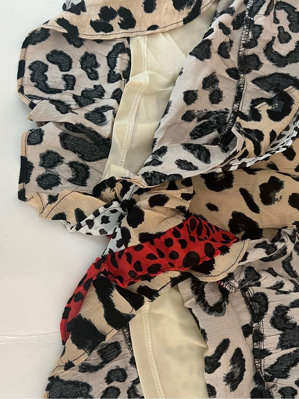 Umgee Leopard Print Ruffle Shorts in Tan, Black & Red Accent Size M NWT
